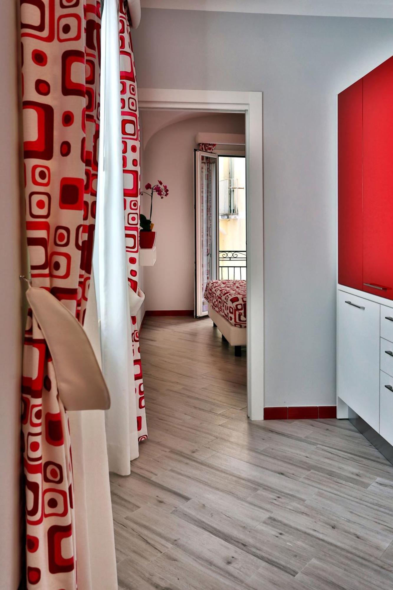 Amalfi Apartments Design Centro Storico Ruang foto